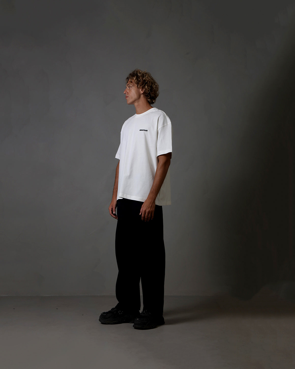 Basic irrelevant t-shirt